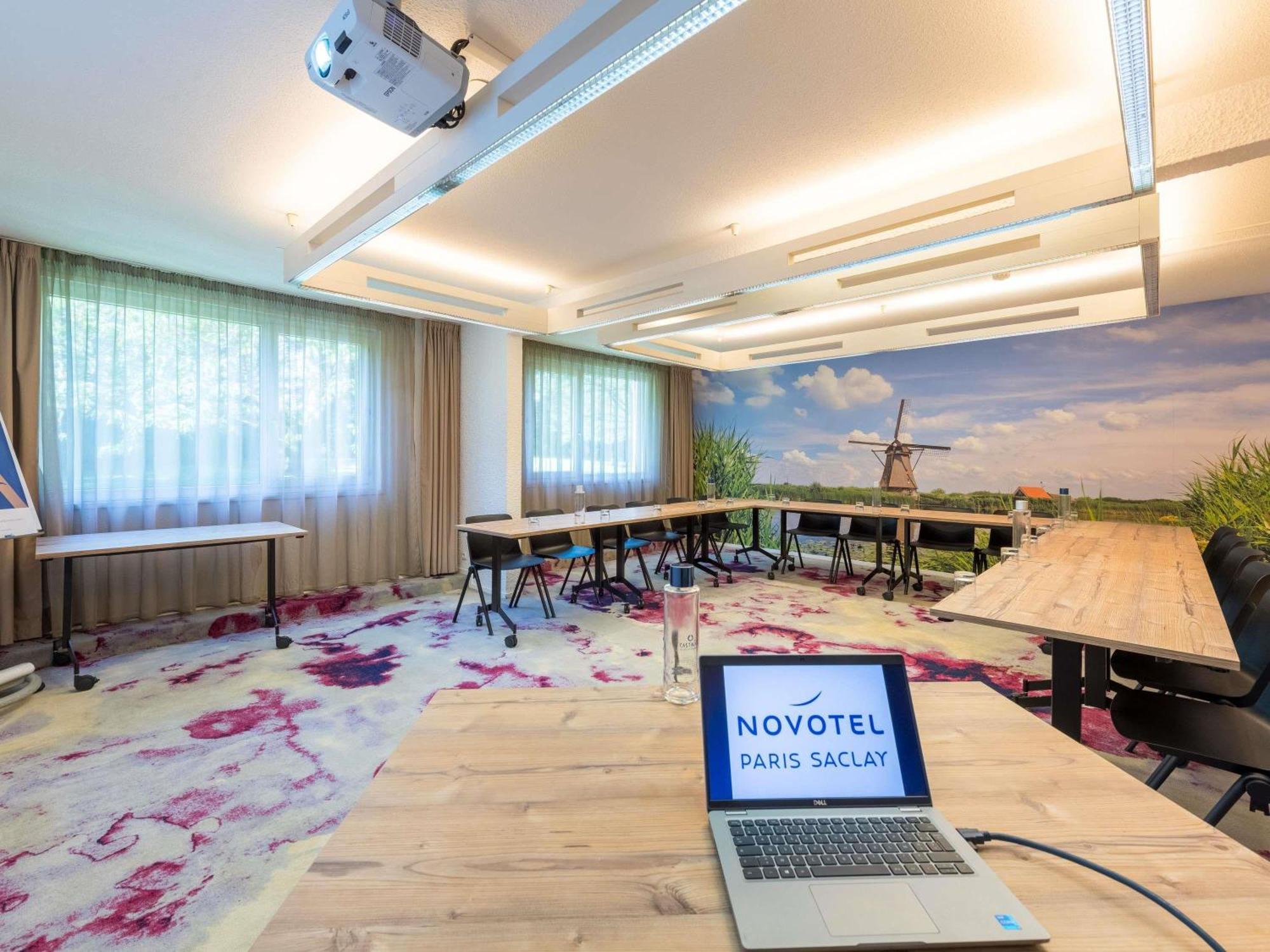 Novotel Saclay Exteriér fotografie